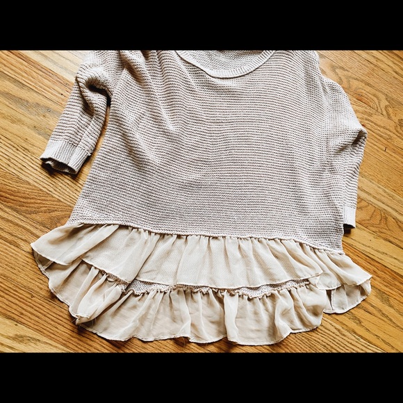 American Eagle high-low oversized tan sweater - Picture 2 of 2